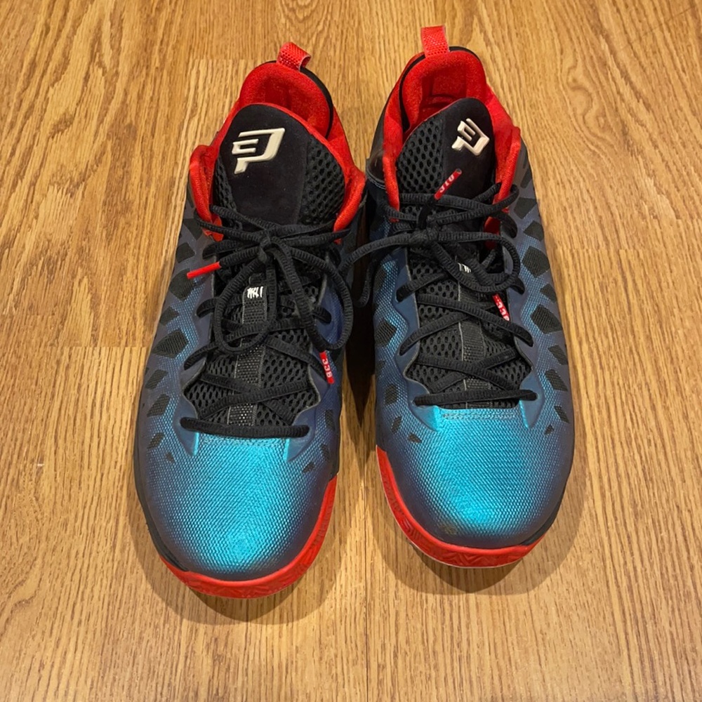MENS JORDAN SNEAKERS